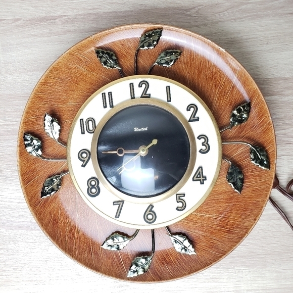 SUNBURST Wall Clock by United 𝅺MID-CENTURY Modern Brass Leaves - Picture 10 of 14